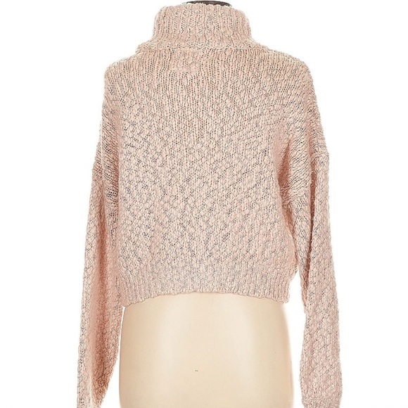 Hollister Soft Blush Turtleneck Sweater - Picture 2 of 3